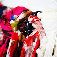 Ilustrasi scarf. (via: kevinandamanda.com)