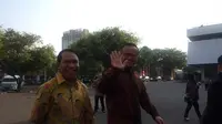 Zainudin Amali dan Budi Karya Sumadi tiba di Istana jelang pengumuman kabinet Jokowi. (Liputan6.com/Lizsa Egeham)