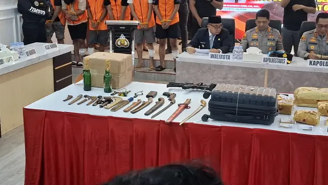 Polisi tangkap 29 orang dari hasil operasi besar-besaran gerebek kampung narkoba