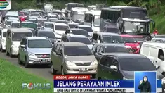 Selain di kawasan Gadok, kemacetan juga terjadi di jalur Selarong pertigaan NMegamendung dan di Pasar Cisarua.