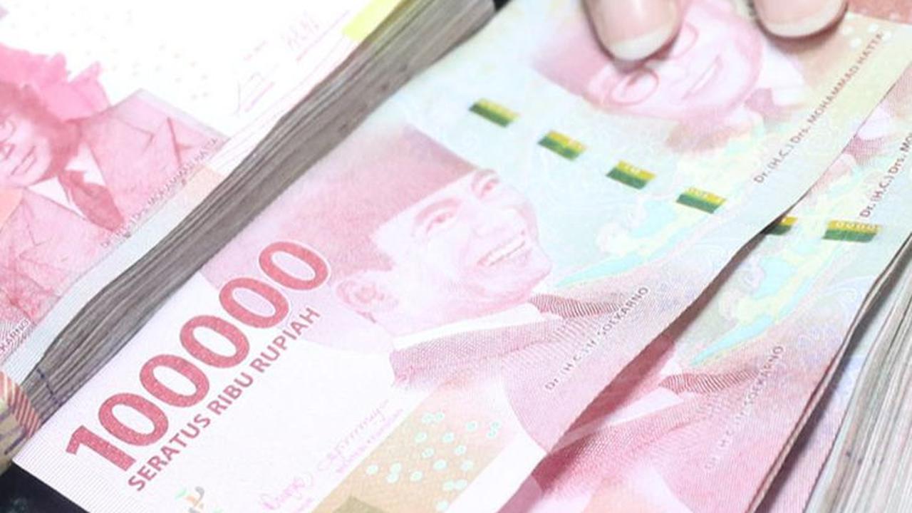 "Korban sudah setor sekitar Rp1 miliar yang diserahkan dalam tiga tahap kepada pelaku. Tapi sampai saat ini pelaku tidak menepati janjinya untuk meloloskan korban menjadi taruna Akpol," tuturnya.