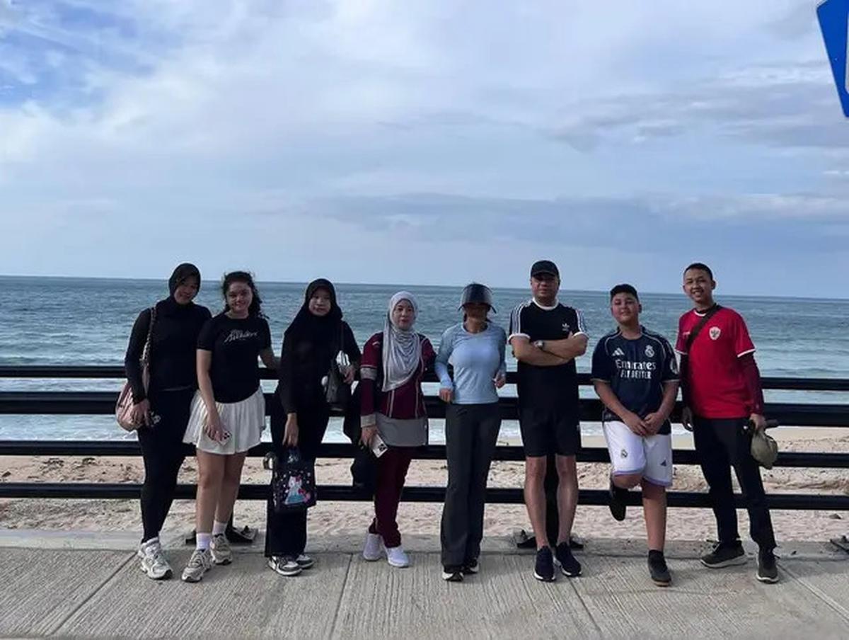 Gaya Liburan Kris Dayanti di Timor Leste, Tampilkan Kekompakan Keluarga