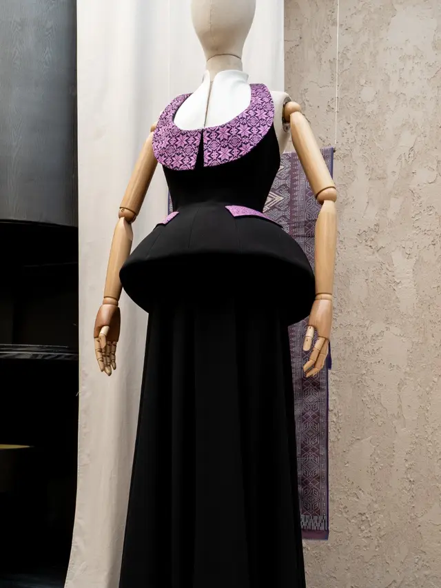 Easthedra dari The Rizkianto, Tenun Bertemu Tailoring Milan dalam Siluet Memikat