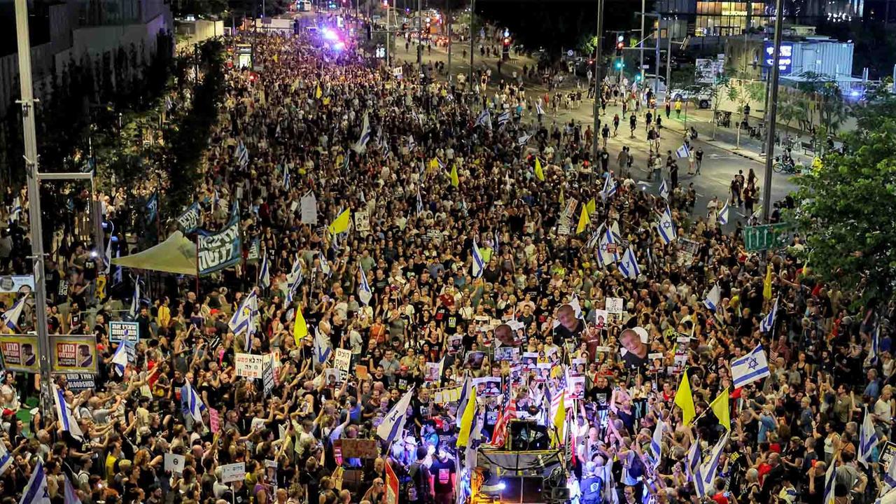 FOTO: Aksi Puluhan Ribu Warga Tel Aviv Desak Hentikan Perang Gaza