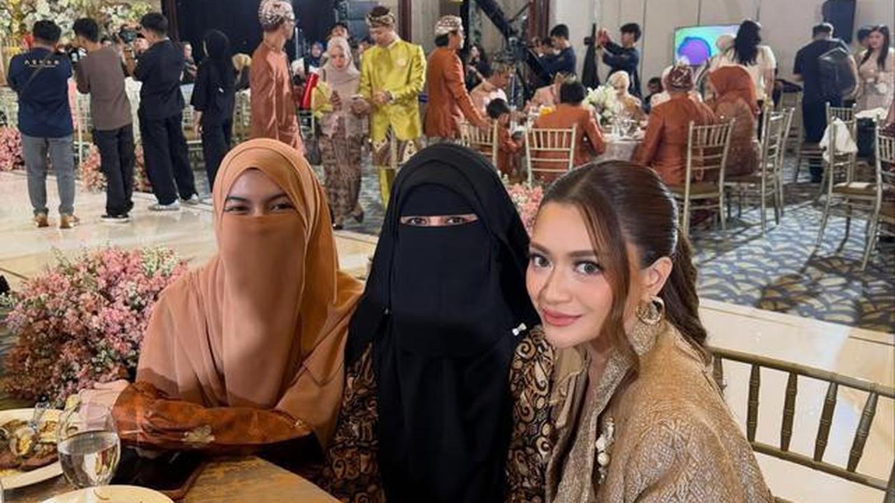 11 Potret Artis di 7 Bulanan Kehamilan Ketiga Lesti Kejora, Bertabur Bintang