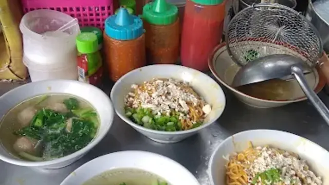 Bakmie dan Lomie Qurnia Alief Trunojoyo Bandung/Maps Wahyu Adrie