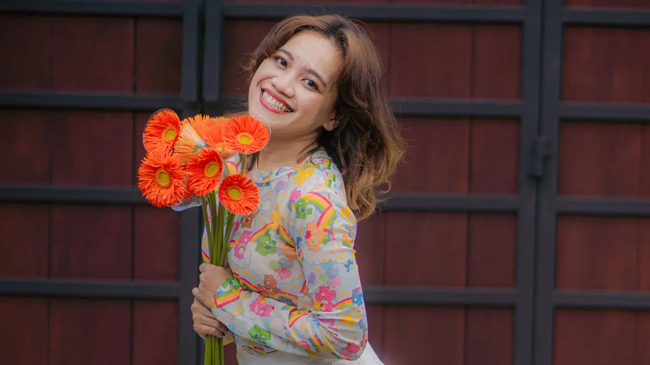 wanita desember ceria