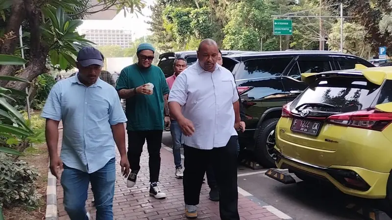 Virgoun, Inara Rusli dan Tenten Anisa Dikonfrontir di Polda Metro Jaya Atas  Laporan Dugaan Perzinaan - ShowBiz Liputan6.com
