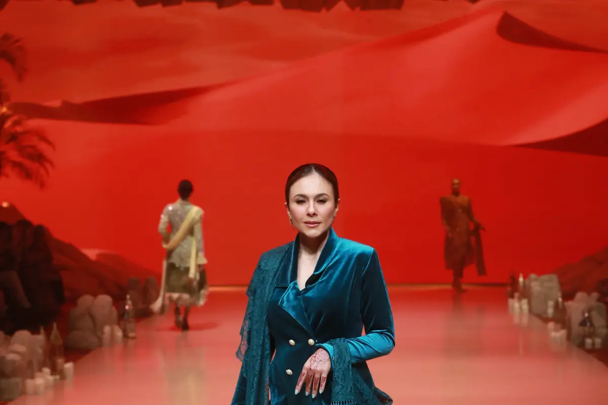 Adu Gaya Elegan Kimmy Jayanti, Renata Kusmanto, dan Wulan Guritno Kenakan Kebaya Modifikasi, Melenggang Anggun bak Supermodel di Catwalk