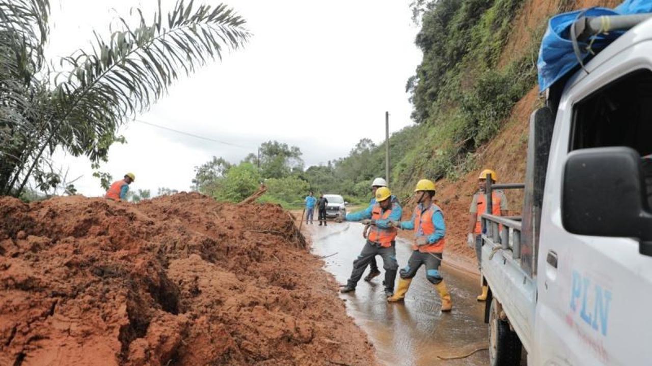 PLN Sumut Pulihkan Listrik Pasca Bencana Banjir dan Longsor, Ratusan Ribu Pelanggan Kembali Nikmati Layanan