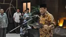 Kepala Staf Kepresidenan, Luhut Binsar Pandjaitan membacakan sumpah jabatan kepada Deputi dan Staf Khusus Kantor Staf Kepresidenan di Auditorium Gedung III Sekretariat Negara, Jakarta, Kamis (2/4/2015). (Liputan6.com/Faizal Fanani)