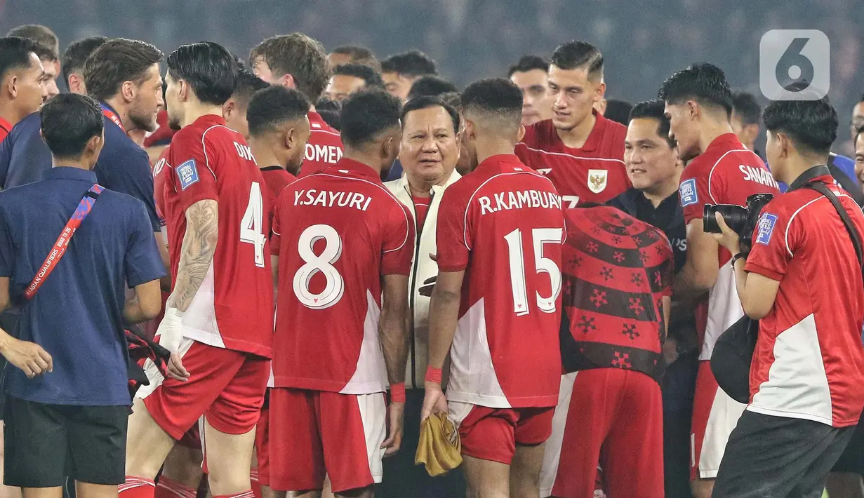 Presiden Prabowo Subianto mengaku bersyukur Timnas Indonesia berhasil membekuk China. (Liputan6.com/Angga Yuniar)