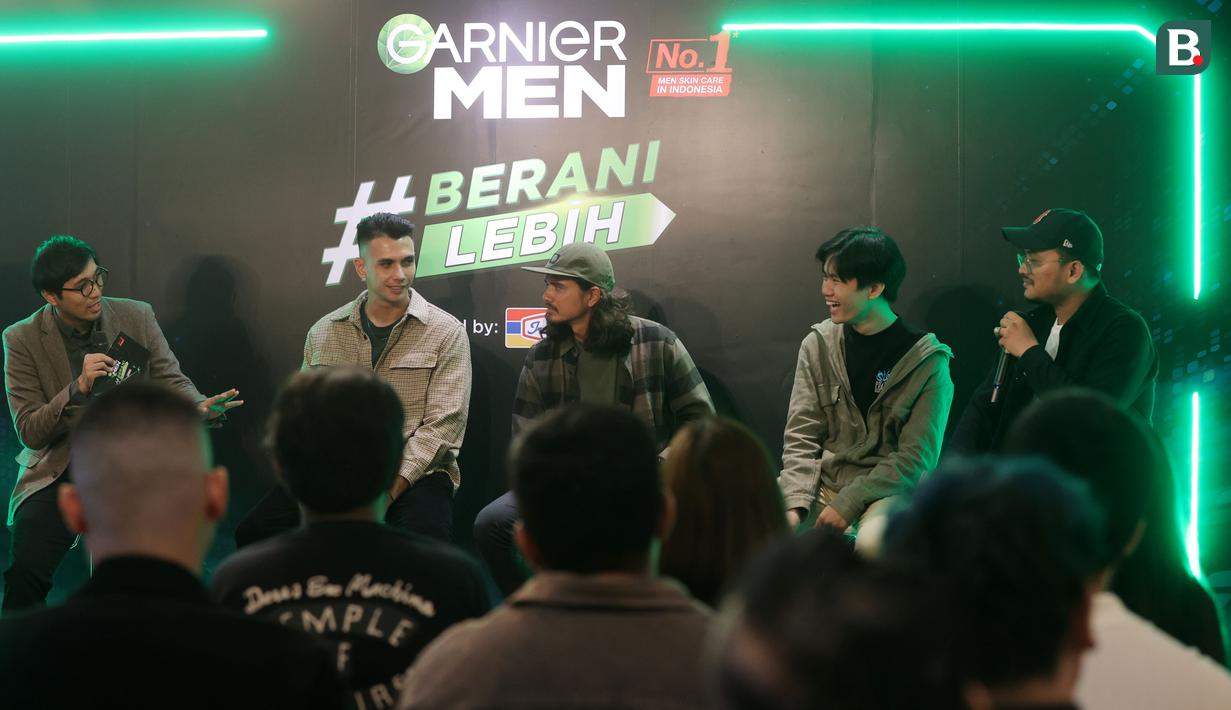 Pesepak bola, Nadeo Argawinata, saat menghadiri konferensi pers kampanye terbaru Garnier Men #BeraniLebih di Jakarta, Rabu, (14/6/2023). Dalam kampanye terbaru tersebut, Garnier Men mendukung para pria untuk menjadi versi terbaik diri mereka. (Bola.com/M Iqbal Ichsan)