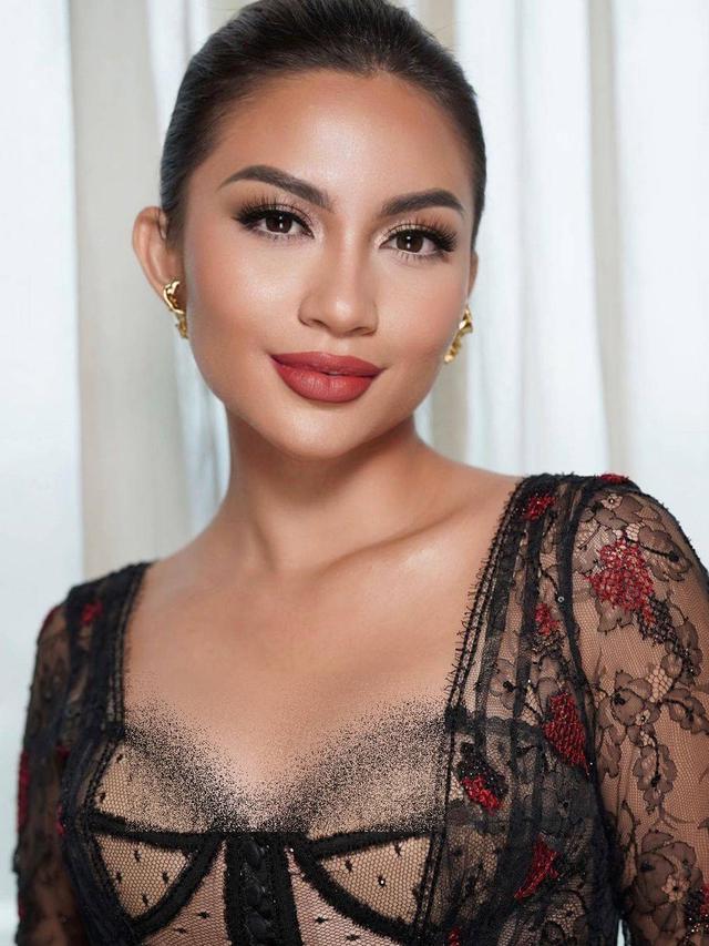 7 Potret Terbaru Ariel Tatum Berkebaya, Dikabarkan Sudah Lamaran