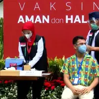 Raffi Ahmad suntik vaksin Covid-19 tahap dua/dok. BPMI Setpres