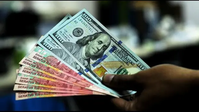 News Flash: Awal Pekan Rupiah Tembus 14.071 per Dolar AS