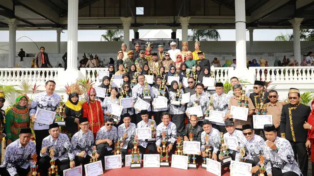 Hari Guru Nasional 2025 di Bontang: Pemerintah Tegaskan Kesejahteraan dan Kompetensi Guru sebagai Prioritas 