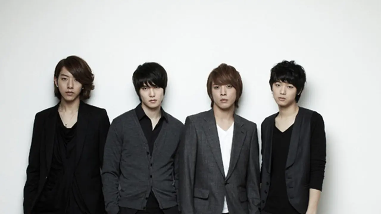 CNBLUE Gelar Konser dengan Berselimut Duka