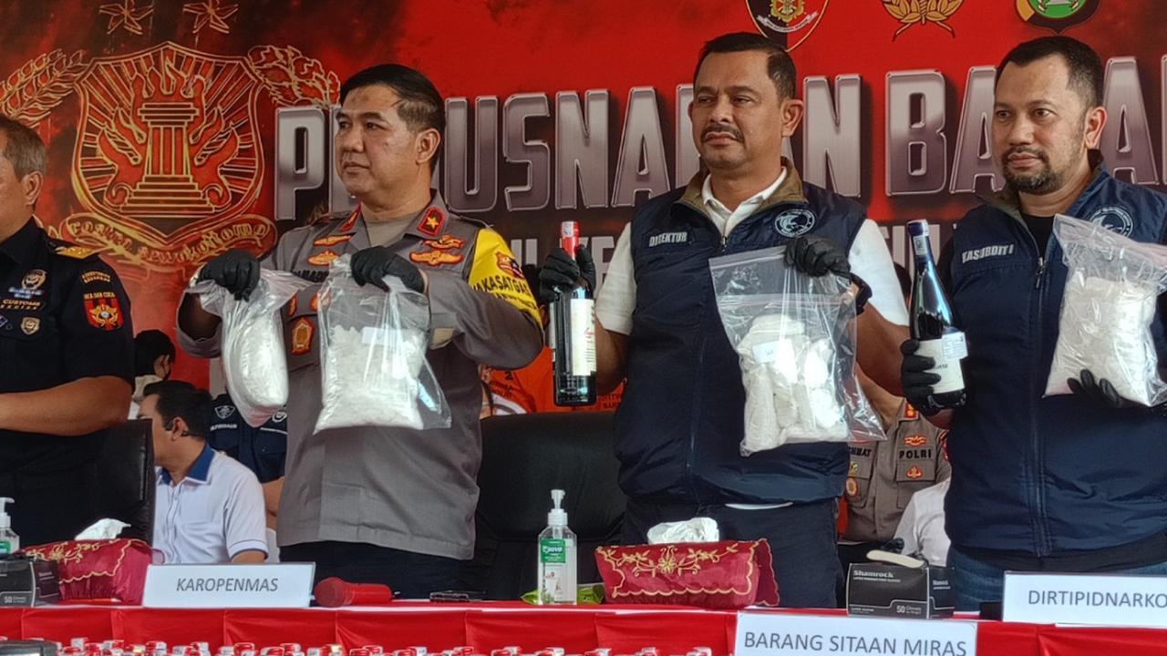 Razia Gabungan Polri-Bea Cukai, Sita 29 Kg Sabu dan 32 Ribu Miras