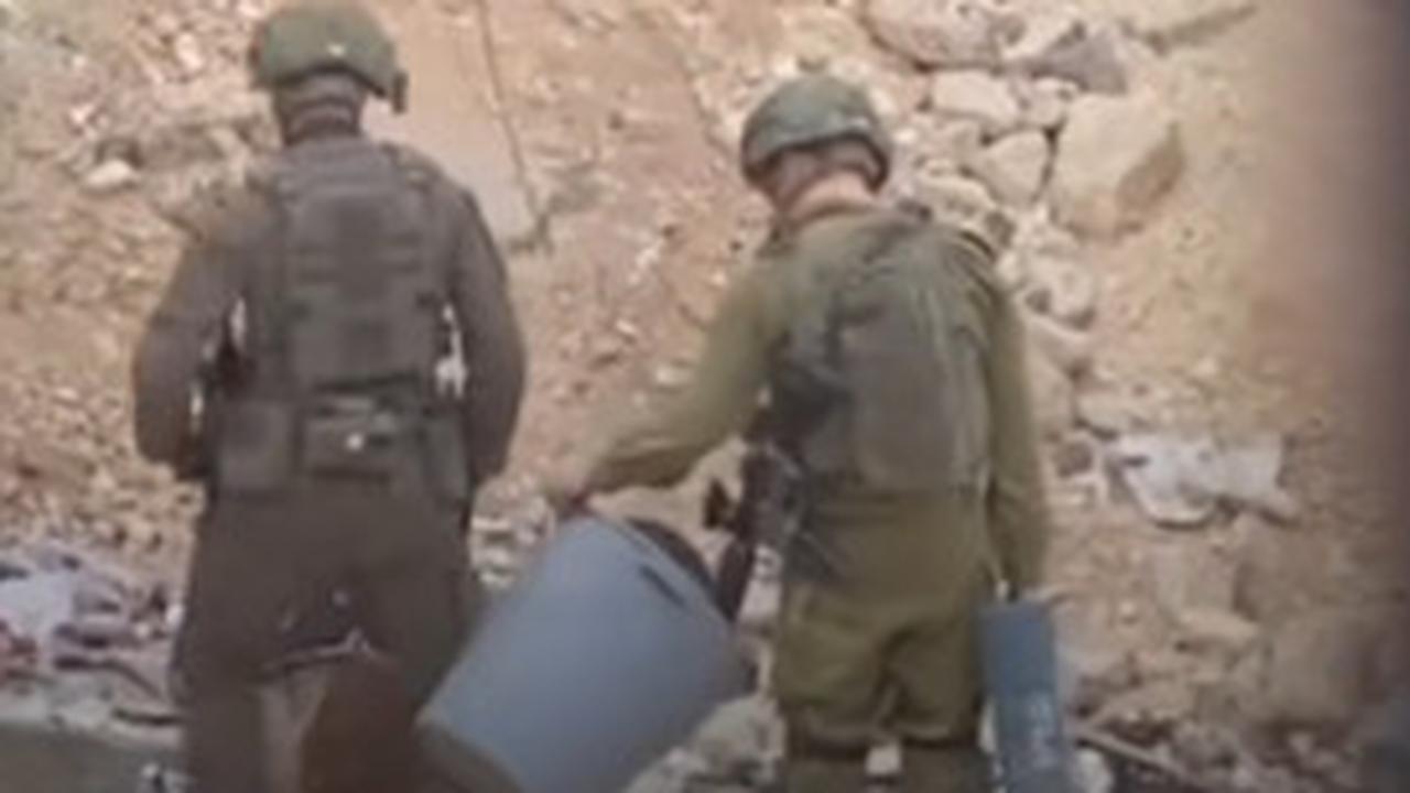 Bukan Cuma Pencuri Tanah, Begini Kelakuan Maling Tentara Israel di Rumah Warga Palestina Ember pun Diembat