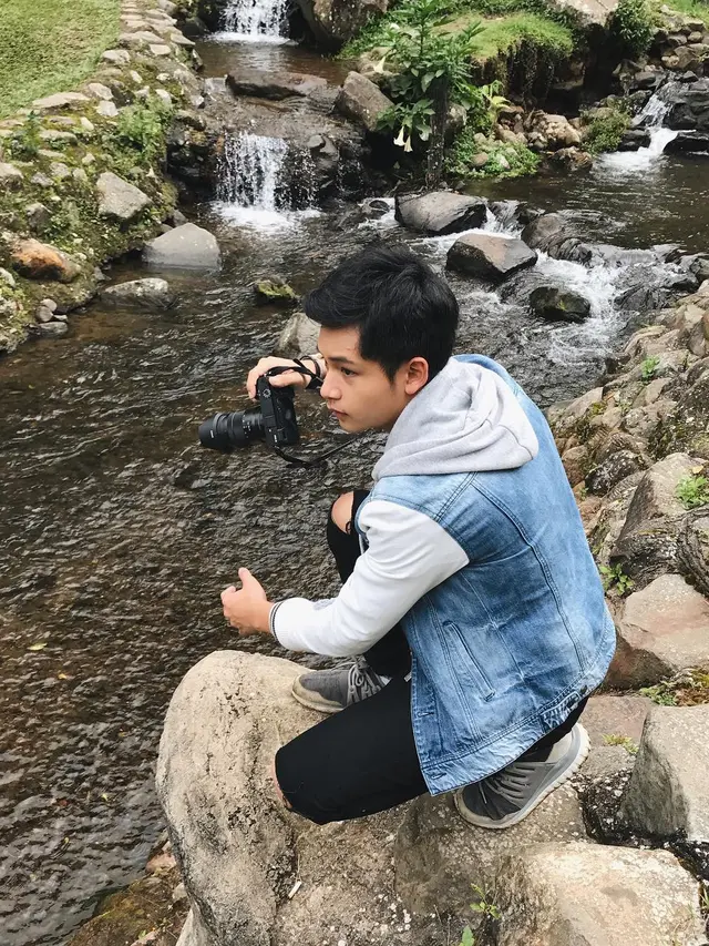 Gaya Randy Martin Saat Menggunakan Denim. (Sumber: Instagram/randymartinnn)