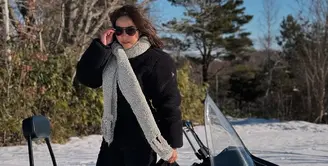 Kali ini Gisel memilih untuk menghabiskan waktu di Sapporo, Jepang, bersama tim dari Madame Gie, brand kosmetik miliknya. [@gisel_la].