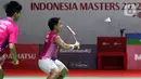 Pebulu tangkis ganda putri Indonesia, Apriyani Rahayu/Siti Fadia Silva Ramadhanti saat bertanding melawan Lee So Hee/Shin Seung Chan (Korea) pada Perempat Final Indonesia Masters 2022 di Istora Senayan, Jakarta, Jumat (10/6/2022). Apriyani/Siti Fadia unggul 15-21, 21-16 dan 21-16. (Liputan6.com/Helmi Fithriansyah)