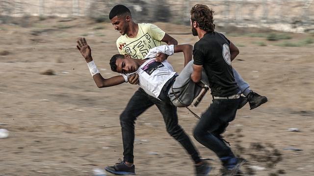 Aksi Warga Palestina Ketapel Pasukan Israel di Jalur Gaza