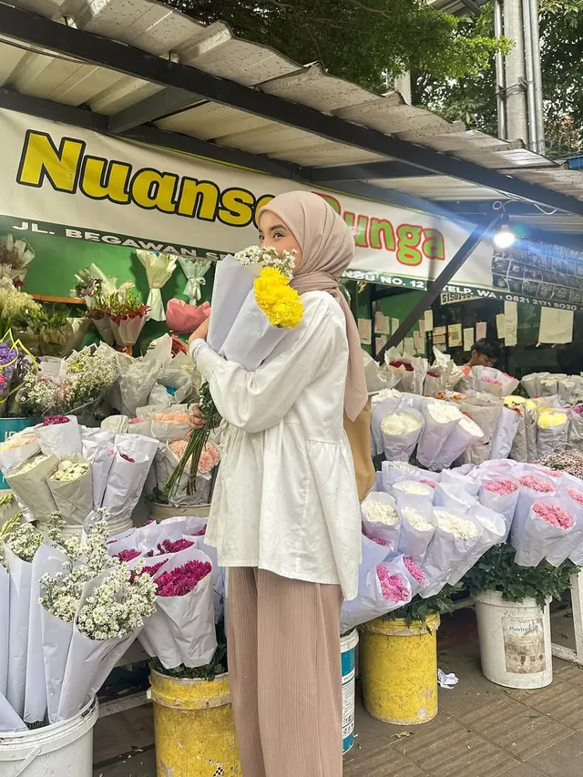 6 Potret Padu Padan Outfit Stylish Nabila Ishma Ala Cewek Kue, Mamba, dan Bumi