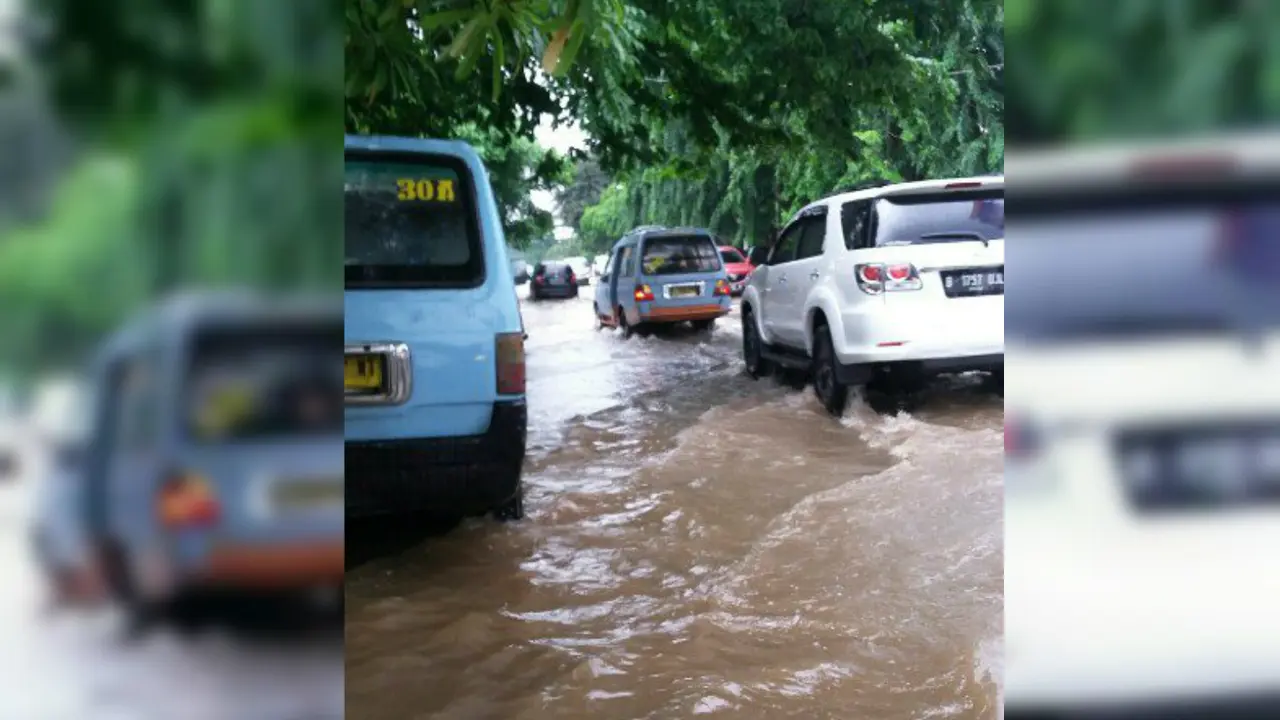 Kelapa Gading Banjir Hingga 40 Cm Pagi Ini