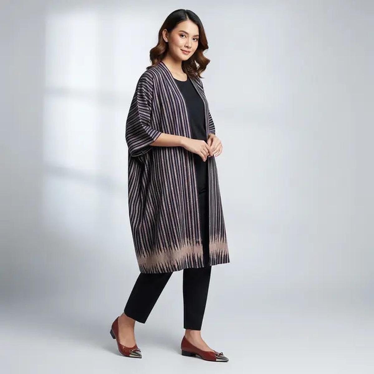 7 Model Baju Lurik Adat Jawa yang Stylish, Kombinasi Tradisi dan Tren Fashion Masa Kini