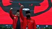 Sekjen PDIP Hasto Kristiyanto dan Ketua DPP PDIP Eriko Sotarduga Saat Pengumuman Gelombang ke IV Calon Kepala Daerah. ((Foto: Dokumentasi PDIP)