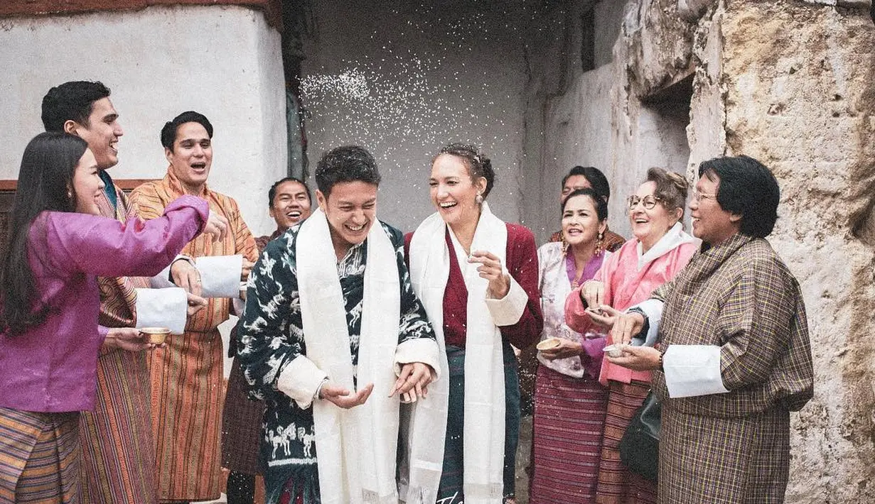 Nadine Chandrawina dan Dimas Anggara