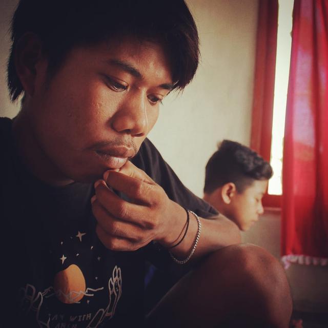 Ingat Cowok yang Beri Mahar Sandal Jepit? Ini Kabar Terbarunya