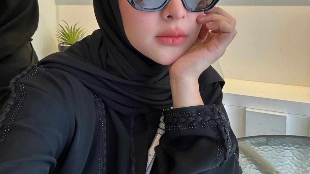 7 Potret Thya Sethya saat Pakai Hijab setelah Tinggalkan MMA, Sempat Tampil Bercadar Ketika Umroh