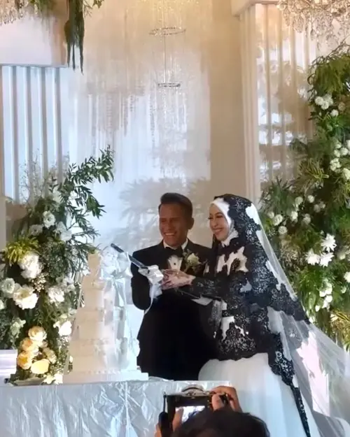 8 Gaya Anti Mainstream Adiba Khanza Menikah dengan Egy Maulana