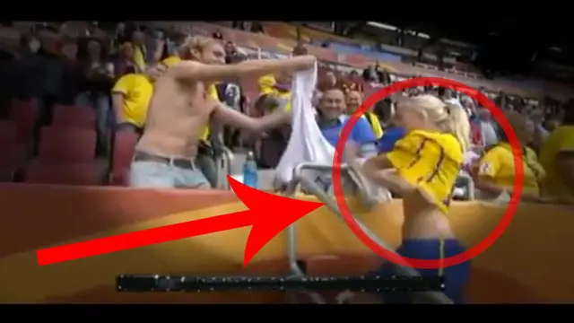 Video pemain sepak bola wanita asal Swedia membuka dan tukar bajunya dengan fans Jerman didepan Penonton saat laga Piala Dunia Wanita 2011.