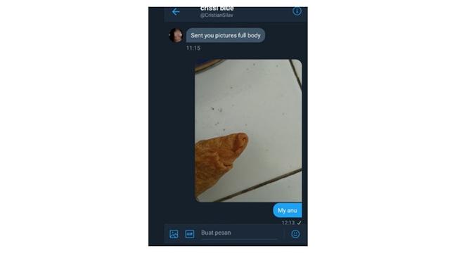 Dikirimin Foto Badan Berotot Oleh Cowok