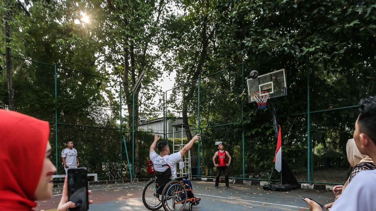 Kostum bernuasa Merah Putih itu mereka kenakan untuk lebih memeriahkan suasana acara perayaan HUT ke-78 Kemerdekaan RI.
