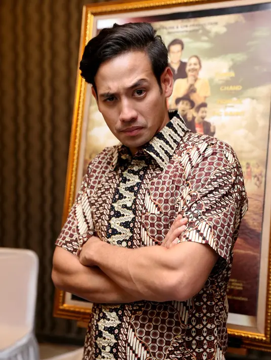 'Kalau kangen lihat Youtube dan ke makam. Lihat Youtube bisa satu jam sendiri. Kangen kepolosan dia. Nonton berapa kali tetap saja kangen,' tutur Tara Budiman. (Andy Masela/Bintang.com)