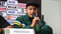 Muhammad Hidayat, gelandang Persebaya. (Bola.com/Aditya Wany)