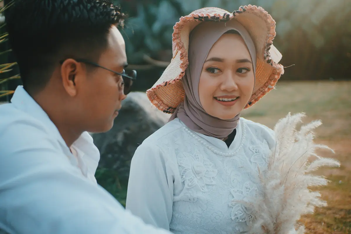 pasangan menikah