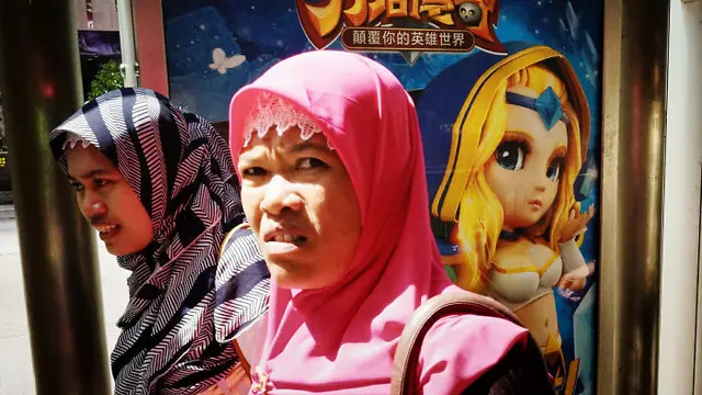 10 Potret Kocak Momen Kebetulan di Tempat Umum, Bikin Ketawa Geli