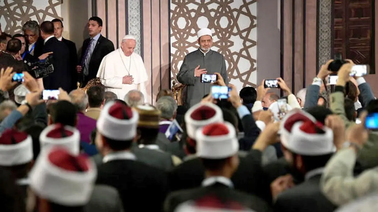 Paus Fransiskus bertemu Syekh Ahmed al-Tayeb, Imam Besar Al Azhar di Mesir 