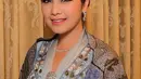 Pesona Annisa Pohan terlihat anggun dengan rose-soft gold makeup dan rambut yang disanggul rapi [@annisayudhoyono]