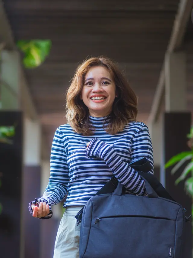 wanita februari jarang sedih