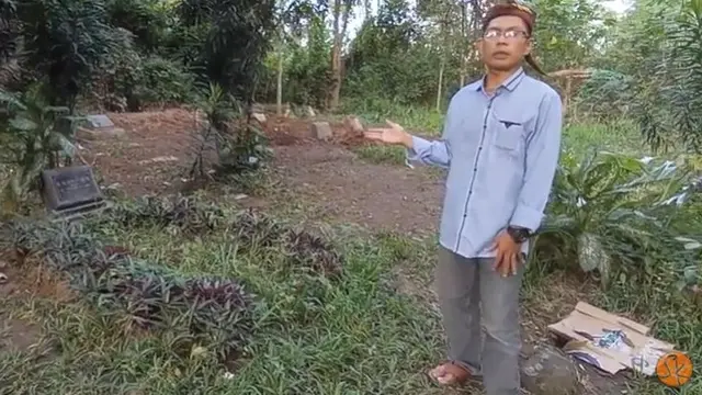 Taufik Savalas (Foto: YouTube)