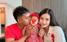 Momen Kehangatan Yeni Inka Bersama Keluarga Kecilnya, Wajah Sang Buah Hati yang Kini Menginjak 6 Bulan Masih Disembunyikan