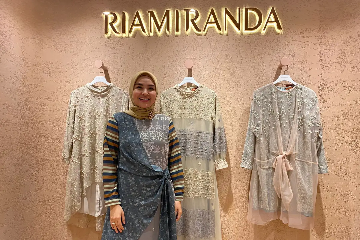 Sambut Ramadan, Ria Miranda Kembali Hadirkan Koleksi Motif Minang