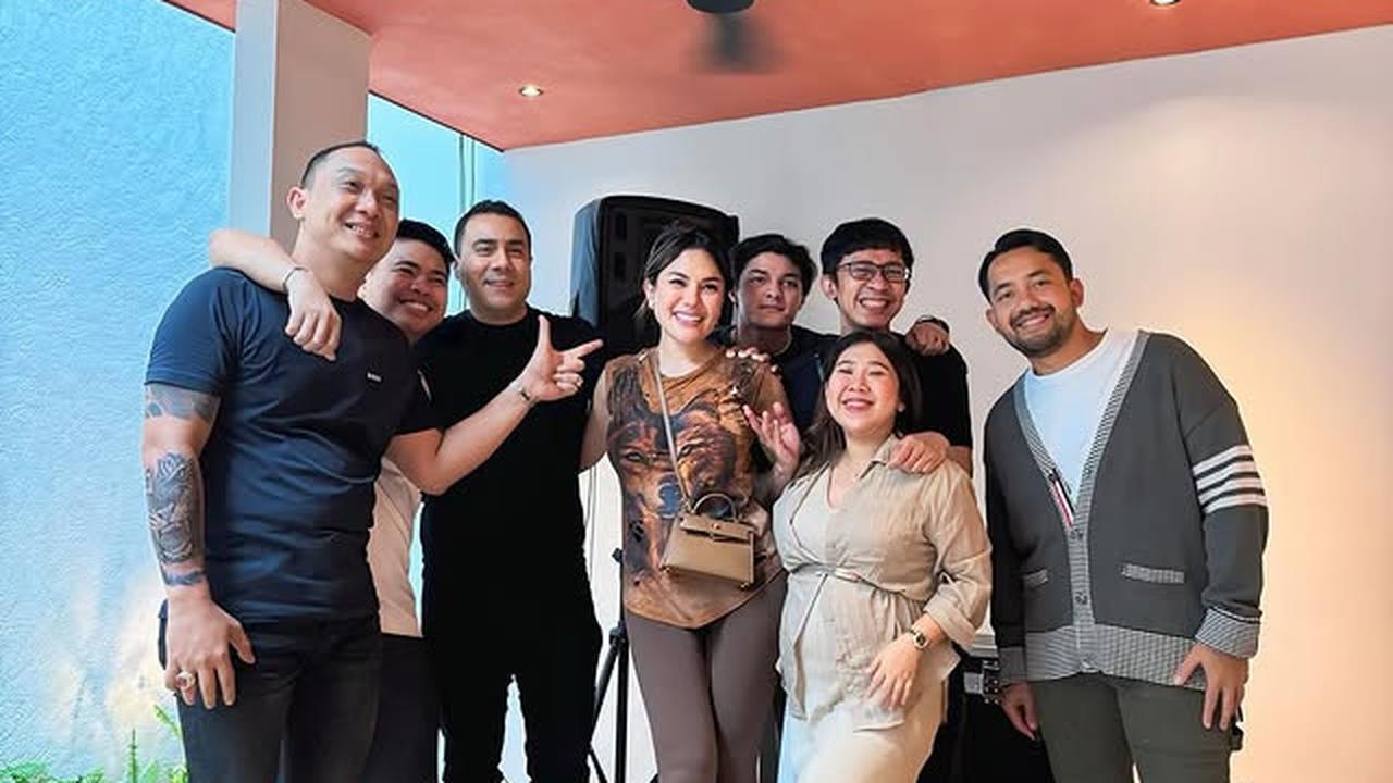 9 Potret Seleb yang Hadir di Pembukaan Resto Nikita Mirzani, Ada Raffi Ahmad hingga Olla Ramlan